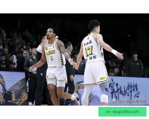 广厦登顶联赛榜首豪取七连胜 广厦登顶联赛榜首豪取七连胜